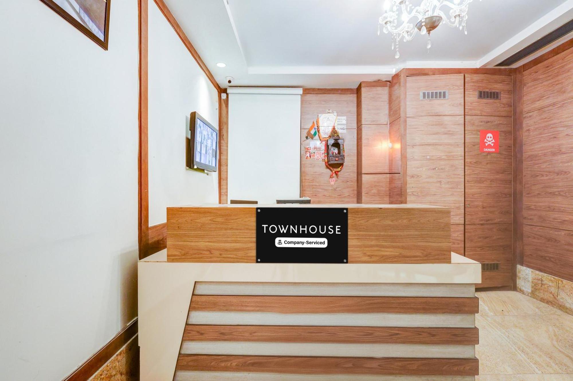 Super Townhouse Chhatarpur Near Metro Park 新德里 外观 照片
